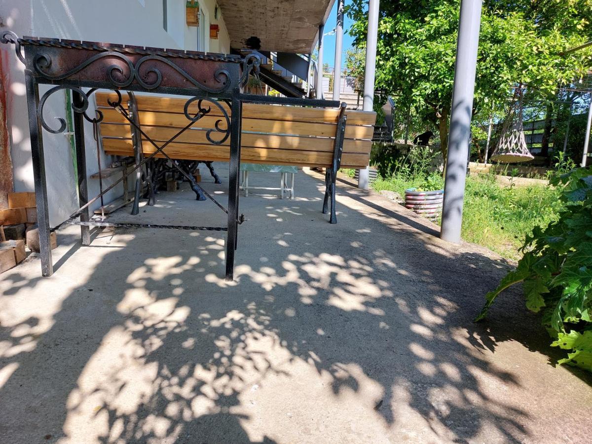Lakeside Green Balcony Home Tskaltubo Exterior foto