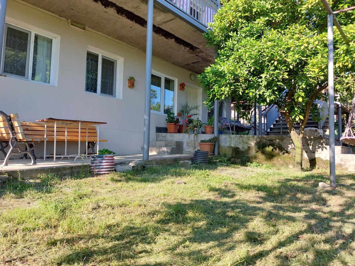 Lakeside Green Balcony Home Tskaltubo Exterior foto