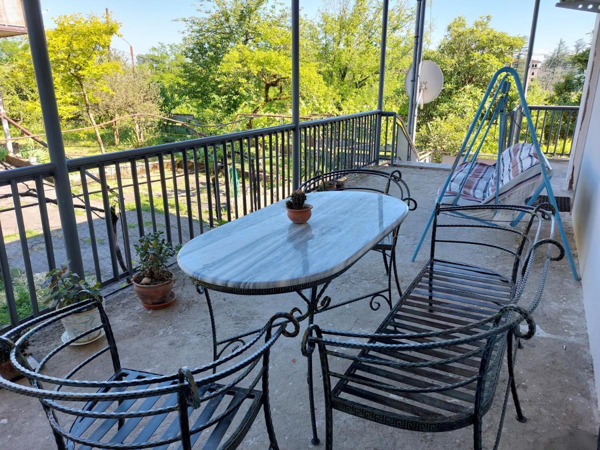 Lakeside Green Balcony Home Tskaltubo Exterior foto